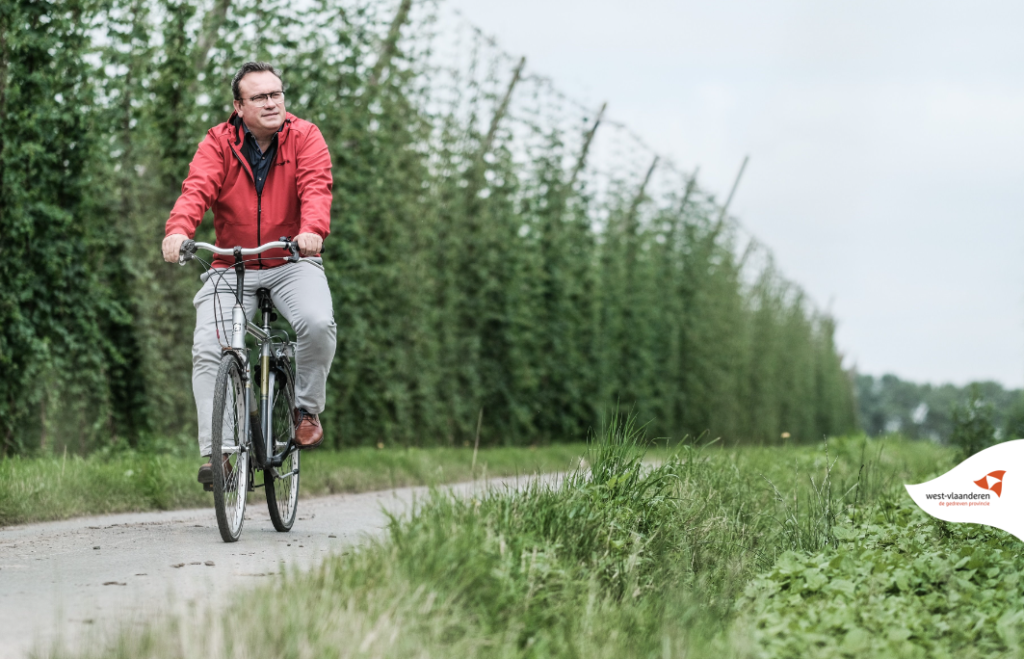 Met Vooruit strijden we voor het verdubbelen van de investeringen in fietsinfrastructuur. Standpunt waar ik heel trots op ben, zeker omdat ik als gedeputeerde van mobiliteit de afgelopen jaren het fietsbudget verdubbeld heb in West-Vlaanderen. West-Vlaanderen toont het goede voorbeeld.